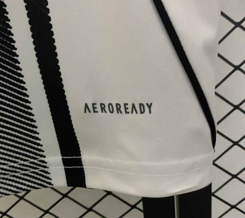 Juventus short sleeve jersey