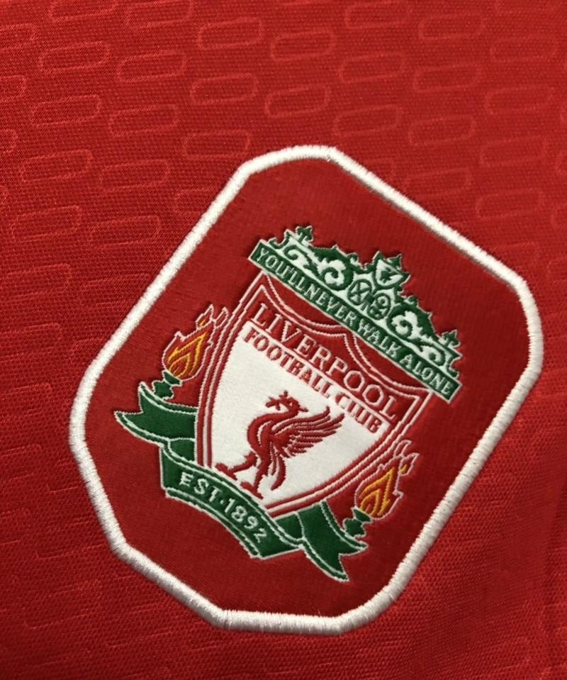 Retro Liverpool Home Jersey 04/05
