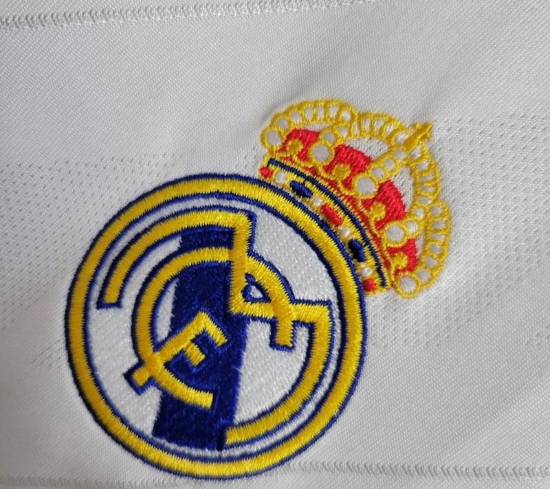 Retro Real Madrid Home Jersey  17/18