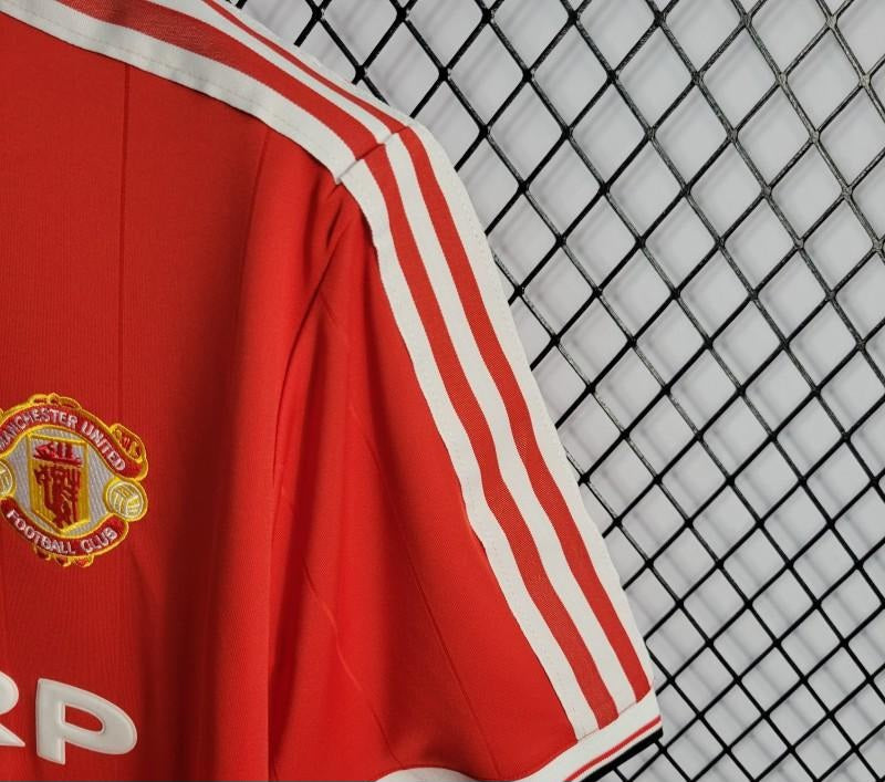 Retro Manchester United Home 98/99