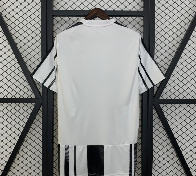Juventus short sleeve jersey